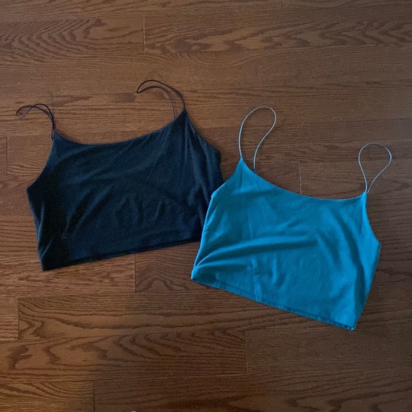 Aritzia Scoop Neck Crop Tops - Picture 1 of 3